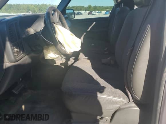 2006 Chevrolet Silverado 1500 LS с VIN 1GCEC14XX6Z302815, выставлен на аукционе Copart как лот 85878565 с пробегом 162 196 миль миль и Списание • Salvage title. История ставок и продаж доступна на DreamBid. Изображение 7.