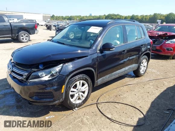 2017 Volkswagen Tiguan S с VIN WVGBV7AX6HK007903, выставлен на аукционе IAAI как лот 43168037 с пробегом 35 773 миль миль и . История ставок и продаж доступна на DreamBid. Изображение 2.