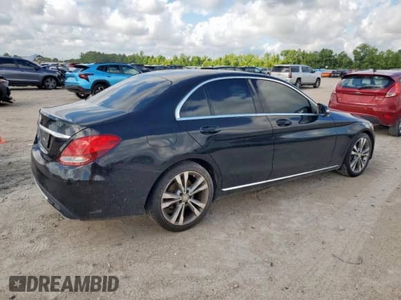 2015 Mercedes-Benz C 300 z VIN 55SWF4JB2FU056000, wystawiony jako Copart lot #68462335 z przebiegiem 91 402 mil mil oraz Szkoda całkowita • Salvage title. Historia ofert i sprzedaży dostępna na DreamBid. Obrazek 3.