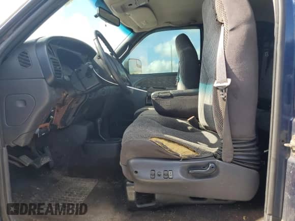 1998 Dodge 1500 z VIN 1B7HF13Z6WJ191072, wystawiony jako Copart lot #61568405 z przebiegiem 199 634 mil mil oraz Szkoda całkowita • Salvage title. Historia ofert i sprzedaży dostępna na DreamBid. Obrazek 7.