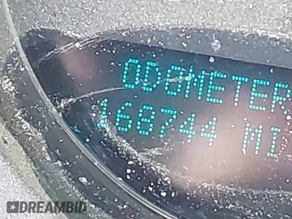 2011 Chevrolet Suburban LS z VIN 1GNSKHE33BR268213, wystawiony jako IAAI lot #42828138 z przebiegiem 168 744 mil mil oraz . Historia ofert i sprzedaży dostępna na DreamBid. Obrazek 15.