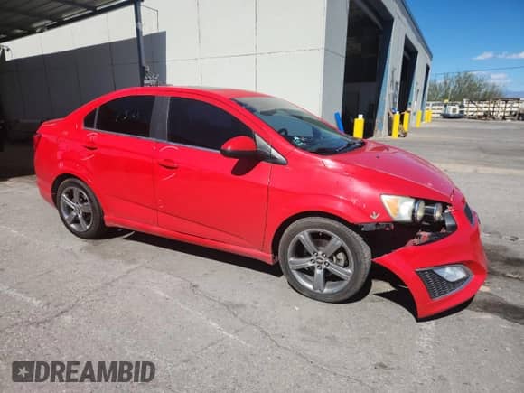 2015 Chevrolet Sonic RS z VIN 1G1JG5SB3F4104987, wystawiony jako Copart lot #86674035 z przebiegiem 70 245 mil mil oraz Szkoda całkowita • Salvage title. Historia ofert i sprzedaży dostępna na DreamBid. Obrazek 4.