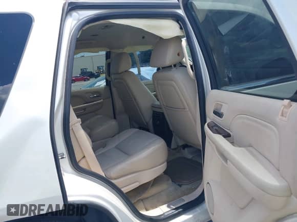 2007 Cadillac Escalade с VIN 1GYEC63887R324606, выставлен на аукционе IAAI как лот 42626802 с пробегом 138 001 миль миль и . История ставок и продаж доступна на DreamBid. Изображение 8.