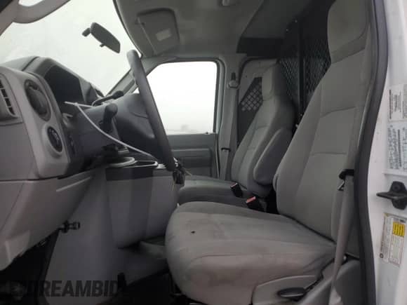 2011 Ford Econoline Cargo Commercial z VIN 1FTSE3EL2BDA90777, wystawiony jako Copart lot #79910354 z przebiegiem 246 931 mil mil oraz Czysty tytuł • Clean title. Historia ofert i sprzedaży dostępna na DreamBid. Obrazek 7.