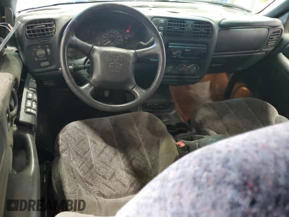 2001 Chevrolet S-10 LS with VIN 1GCDT13W11K256412, listed as a Copart auction lot 53254215 with 162,082 mi miles and Clean title. Bid and sale history available at DreamBid. Image 8.