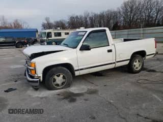 1997 Chevrolet Silverado 1500 with VIN 1GCEC14M2VZ244560, listed as a Copart auction lot 83473674 with 182,944 mi miles and Salvage title. Bid and sale history available at DreamBid. Image 1.