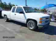 1998 Chevrolet Silverado 1500 z VIN 1GCEC19M2WR124476, wystawiony jako IAAI lot #43159488 z przebiegiem 152 969 mil mil oraz . Historia ofert i sprzedaży dostępna na DreamBid. Obrazek 1.