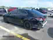 2023 Toyota Camry SE z VIN 4T1G11AK6PU774219, wystawiony jako IAAI lot #42733636 z przebiegiem 43 027 mil mil oraz . Historia ofert i sprzedaży dostępna na DreamBid. Obrazek 3.