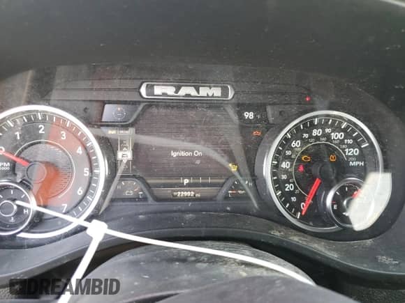 2025 Ram 1500 Big Horn z VIN 1C6RRFFG5SN506893, wystawiony jako Copart lot #66962035 z przebiegiem 22 992 mil mil oraz Szkoda całkowita • Salvage title. Historia ofert i sprzedaży dostępna na DreamBid. Obrazek 9.