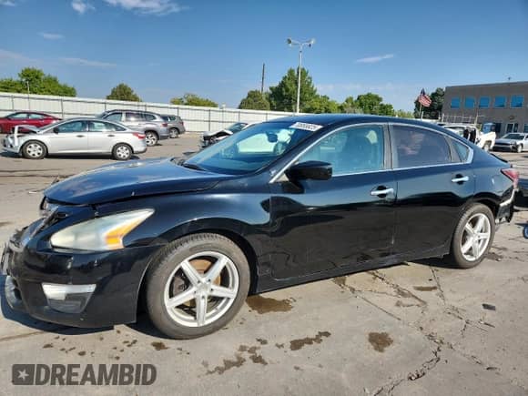 2015 Nissan Altima SV z VIN 1N4AL3AP8FC123311, wystawiony jako Copart lot #70855825 z przebiegiem 147 284 mil mil oraz Szkoda całkowita • Salvage title. Historia ofert i sprzedaży dostępna na DreamBid. Obrazek 1.