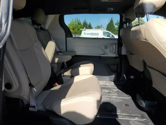 2021 Toyota Sienna Limited z VIN 5TDZSKFC3MS032524, wystawiony jako Copart lot #66026355 z przebiegiem 47 906 mil mil oraz Szkoda całkowita • Salvage title. Historia ofert i sprzedaży dostępna na DreamBid. Obrazek 11.