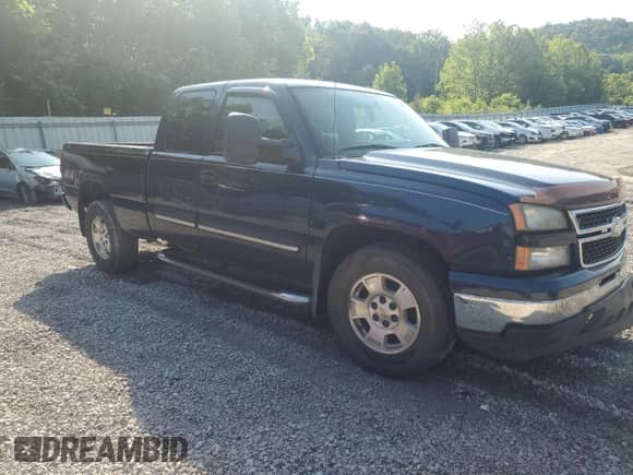 2006 Chevrolet Silverado 1500 LT1 with VIN 2GCEK19V761186704, listed as a Copart auction lot 61661155 with 168,733 mi miles and Salvage title. Bid and sale history available at DreamBid. Image 4.