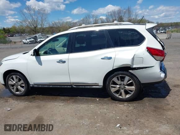 2014 Nissan Pathfinder SL with VIN 5N1AR2MM0EC624028, listed as a IAAI auction lot 41998114 with 176,208 mi miles and . Bid and sale history available at DreamBid. Image 14.