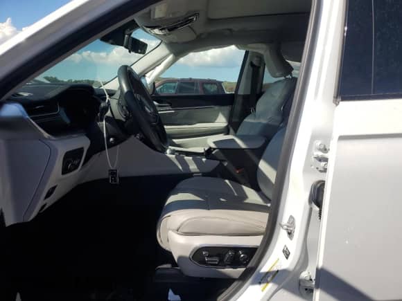 2022 Jeep Grand Cherokee Overland с VIN 1C4RJKDG5N8529458, выставлен на аукционе Copart как лот 70038515 с пробегом 53 718 миль миль и Списание • Salvage title. История ставок и продаж доступна на DreamBid. Изображение 7.