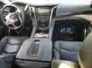 2018 Cadillac Escalade Premium Luxury z VIN 1GYS3CKJ5JR339996, wystawiony jako Copart lot #46748485 z przebiegiem 88 185 mil mil oraz Szkoda całkowita • Salvage title. Historia ofert i sprzedaży dostępna na DreamBid. Obrazek 8.