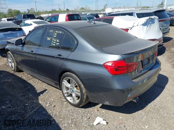 2018 BMW 3 Series 340i xDrive with VIN WBA8B7G52JNU95522, listed as a IAAI auction lot 43344158 with 50,574 mi miles and . Bid and sale history available at DreamBid. Image 3.