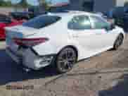 2019 Toyota Camry SE z VIN 4T1B11HK1KU770829, wystawiony jako IAAI lot #43325198 z przebiegiem 101 380 mil mil oraz . Historia ofert i sprzedaży dostępna na DreamBid. Obrazek 4.