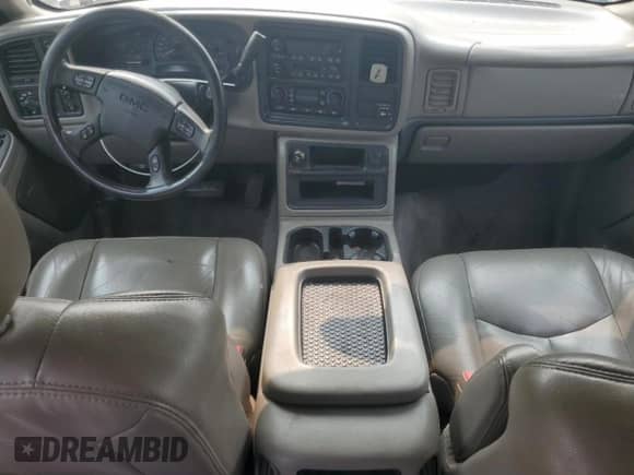 2004 GMC Sierra 1500 SLE with VIN 2GTEK19T841296818, listed as a Copart auction lot 70723115 with 252,907 mi miles and Salvage title. Bid and sale history available at DreamBid. Image 8.