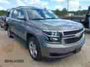 2017 Chevrolet Suburban LT z VIN 1GNSCHKC9HR230706, wystawiony jako IAAI lot #42187423 z przebiegiem 117 432 mil mil oraz . Historia ofert i sprzedaży dostępna na DreamBid. Obrazek 1.