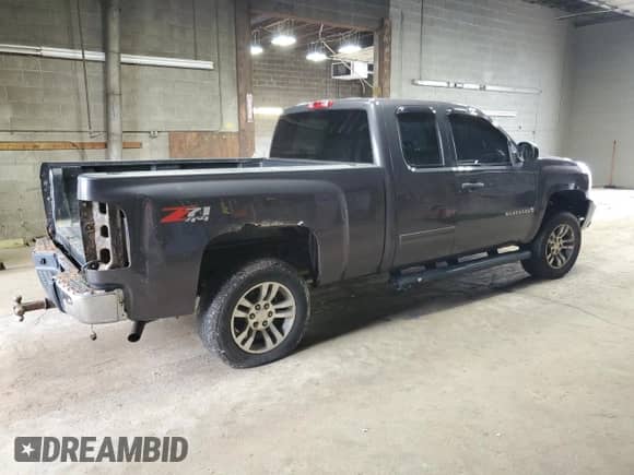 2011 Chevrolet Silverado 1500 LT с VIN 1GCRKSE31BZ123126, выставлен на аукционе Copart как лот 64553905 с пробегом Не указан миль и На запчасти • Non repairable. История ставок и продаж доступна на DreamBid. Изображение 3.