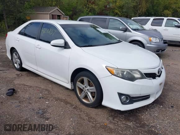 2012 Toyota Camry L with VIN 4T1BF1FK6CU107892, listed as a IAAI auction lot 43247137 with 216,183 mi miles and . Bid and sale history available at DreamBid. Image 1.