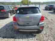 2020 Chevrolet Trax LT z VIN 3GNCJLSB0LL328141, wystawiony jako Copart lot #83783365 z przebiegiem Nie podano mil oraz Czysty tytuł • Clean title. Historia ofert i sprzedaży dostępna na DreamBid. Obrazek 6.