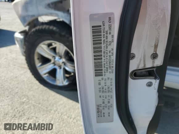 2019 Ram 1500 Tradesman z VIN 1C6RR7KM0KS721049, wystawiony jako Copart lot #56007225 z przebiegiem Nie podano mil oraz Nie do naprawy • Non repairable. Historia ofert i sprzedaży dostępna na DreamBid. Obrazek 12.