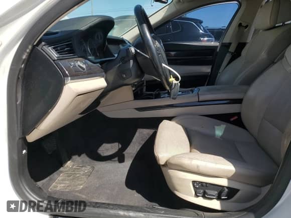 2011 BMW 7 Series 740i с VIN WBAKA4C50BC612878, выставлен на аукционе Copart как лот 52035635 с пробегом 192 248 миль миль и Списание • Salvage title. История ставок и продаж доступна на DreamBid. Изображение 7.