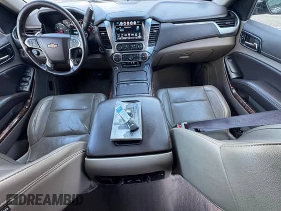 2019 Chevrolet Suburban Premier с VIN 1GNSKJKC3KR183500, выставлен на аукционе Copart как лот 45542635 с пробегом 253 160 миль миль и Чистый • Clean title. История ставок и продаж доступна на DreamBid. Изображение 7.
