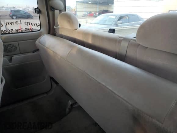2007 Chevrolet Silverado 2500HD Work Truck z VIN 1GCHK29UX7E125521, wystawiony jako Copart lot #44050885 z przebiegiem 190 935 mil mil oraz Szkoda całkowita • Salvage title. Historia ofert i sprzedaży dostępna na DreamBid. Obrazek 10.