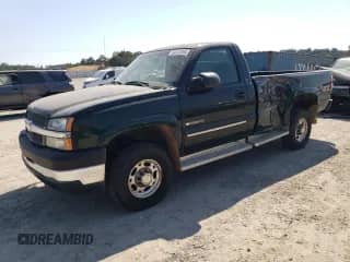 2003 Chevrolet Silverado 2500HD Work Truck с VIN 1GCHK24U63E371225, выставлен на аукционе Copart как лот 64012554 с пробегом 83 223 миль миль и Списание • Salvage title. История ставок и продаж доступна на DreamBid. Изображение 1.