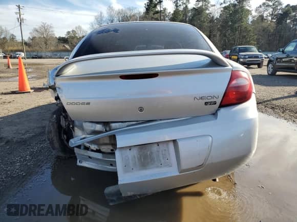 2004 Dodge Neon SXT z VIN 1B3ES56CX4D535514, wystawiony jako Copart lot #47447545 z przebiegiem 82 451 mil mil oraz Szkoda całkowita • Salvage title. Historia ofert i sprzedaży dostępna na DreamBid. Obrazek 6.