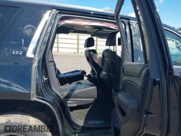2016 Chevrolet Tahoe LTZ с VIN 1GNSKCKC7GR152012, выставлен на аукционе IAAI как лот 43056131 с пробегом Не указан миль и . История ставок и продаж доступна на DreamBid. Изображение 8.