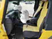 2006 Jeep Wrangler Sport z VIN 1J4FA49S16P732554, wystawiony jako Copart lot #70663185 z przebiegiem 124 922 mil mil oraz Szkoda całkowita • Salvage title. Historia ofert i sprzedaży dostępna na DreamBid. Obrazek 7.