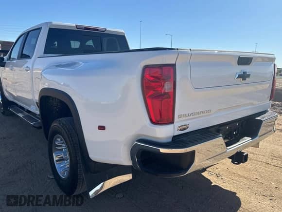 2024 Chevrolet Silverado 3500HD LT with VIN 1GC4YTEY4RF240866, listed as a Copart auction lot 80720054 with 6,929 mi miles and Salvage title. Bid and sale history available at DreamBid. Image 3.