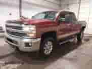 2015 Chevrolet Silverado 2500HD LT z VIN 1GC1KVE87FF113492, wystawiony jako IAAI lot #41556754 z przebiegiem 200 870 mil mil oraz . Historia ofert i sprzedaży dostępna na DreamBid. Obrazek 17.