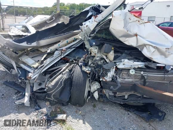 2013 Toyota Camry LE z VIN 4T1BD1FK5DU096620, wystawiony jako IAAI lot #43070799 z przebiegiem Nie podano mil oraz . Historia ofert i sprzedaży dostępna na DreamBid. Obrazek 18.