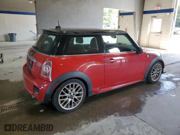 2012 MINI Hardtop with VIN WMWSU3C57CT185881, listed as a Copart auction lot 83754225 with 135,666 mi miles and Clean title. Bid and sale history available at DreamBid. Image 3.