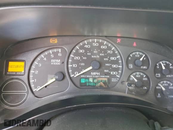 2000 Chevrolet Silverado 1500 with VIN 1GCEC14V5YZ302142, listed as a Copart auction lot 86824055 with 348,622 mi miles and Salvage title. Bid and sale history available at DreamBid. Image 9.