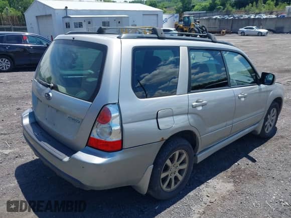 2007 Subaru Forester X с VIN JF1SG65617H725645, выставлен на аукционе IAAI как лот 42660092 с пробегом 123 228 миль миль и . История ставок и продаж доступна на DreamBid. Изображение 4.