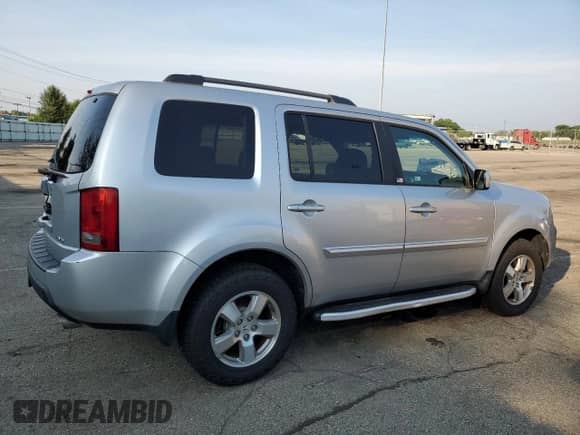 2010 Honda Pilot EX with VIN 5FNYF4H44AB036325, listed as a Copart auction lot 65698775 with 208,620 mi miles and Salvage title. Bid and sale history available at DreamBid. Image 3.