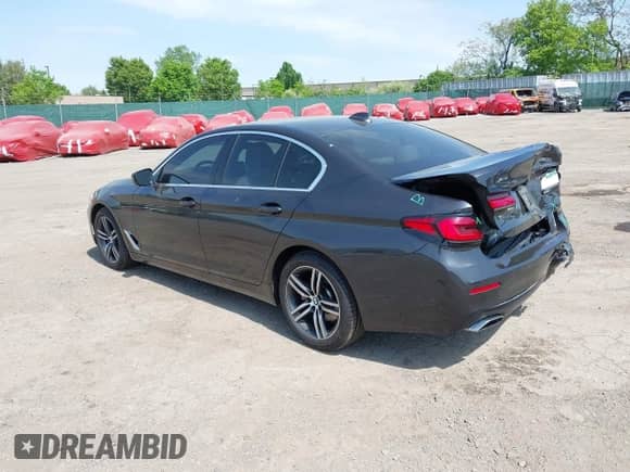 2021 BMW 5 Series 530i xDrive z VIN WBA13BJ04MCF43555, wystawiony jako IAAI lot #42169253 z przebiegiem 43 501 mil mil oraz . Historia ofert i sprzedaży dostępna na DreamBid. Obrazek 3.