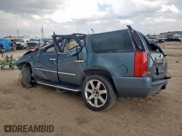 2008 Cadillac Escalade with VIN 1GYEC63888R208176, listed as a Copart auction lot 60229335 with Not provided miles and Non repairable. Bid and sale history available at DreamBid. Image 2.