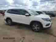 2017 Honda Pilot EX with VIN 5FNYF6H32HB058093, listed as a Copart auction lot 70226885 with 207,003 mi miles and Salvage title. Bid and sale history available at DreamBid. Image 4.
