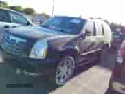 2007 Cadillac Escalade z VIN 1GYEC63837R358436, wystawiony jako IAAI lot #42848830 z przebiegiem Nie podano mil oraz . Historia ofert i sprzedaży dostępna na DreamBid. Obrazek 2.