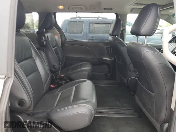 2016 Toyota Sienna SE z VIN 5TDXK3DC9GS755928, wystawiony jako Copart lot #81271945 z przebiegiem 158 330 mil mil oraz Czysty tytuł • Clean title. Historia ofert i sprzedaży dostępna na DreamBid. Obrazek 11.