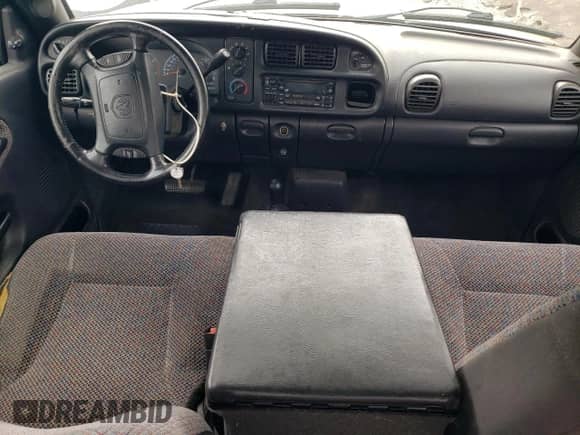 2002 Dodge 2500 с VIN 3B7KF23602M216885, выставлен на аукционе Copart как лот 54138185 с пробегом 184 970 миль миль и Списание • Salvage title. История ставок и продаж доступна на DreamBid. Изображение 10.