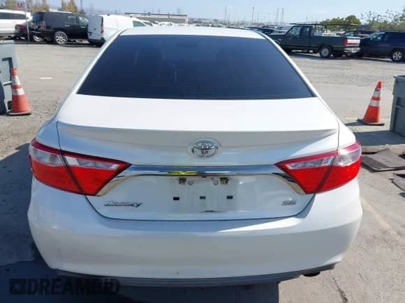 2017 Toyota Camry XLE с VIN 4T1BF1FK8HU306045, выставлен на аукционе IAAI как лот 43410023 с пробегом 155 235 миль миль и . История ставок и продаж доступна на DreamBid. Изображение 17.