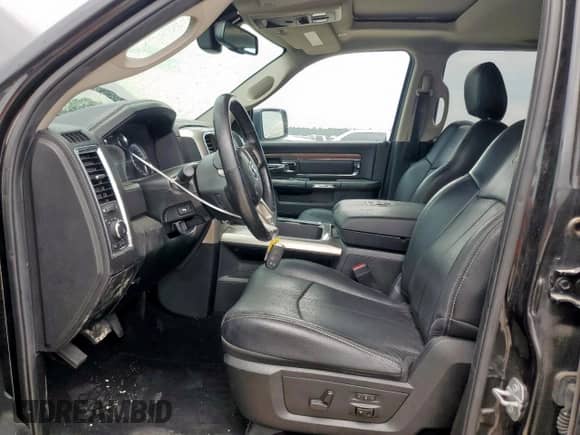 2018 Ram 1500 Laramie z VIN 1C6RR7NT5JS237203, wystawiony jako Copart lot #65803615 z przebiegiem 148 374 mil mil oraz Szkoda całkowita • Salvage title. Historia ofert i sprzedaży dostępna na DreamBid. Obrazek 7.