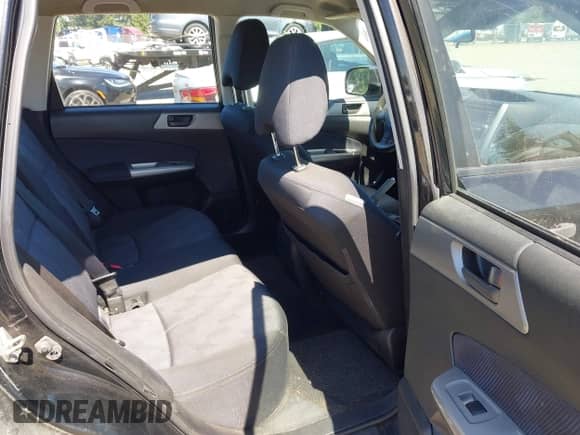 2010 Subaru Forester X с VIN JF2SH6BC0AH908111, выставлен на аукционе IAAI как лот 42976076 с пробегом 137 850 миль миль и . История ставок и продаж доступна на DreamBid. Изображение 8.